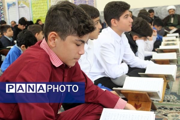 محفل قرآنی دانش آموزان در گلوگاه