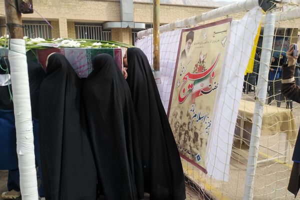 مزین شدن مدرسه حاج آقا توکلی به رایحه شهید گمنام 
