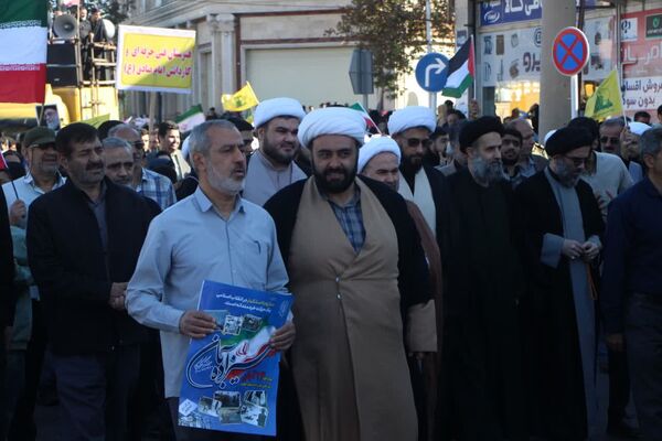 خروش یک‌صدا در حمایت از آرمان‌های انقلاب