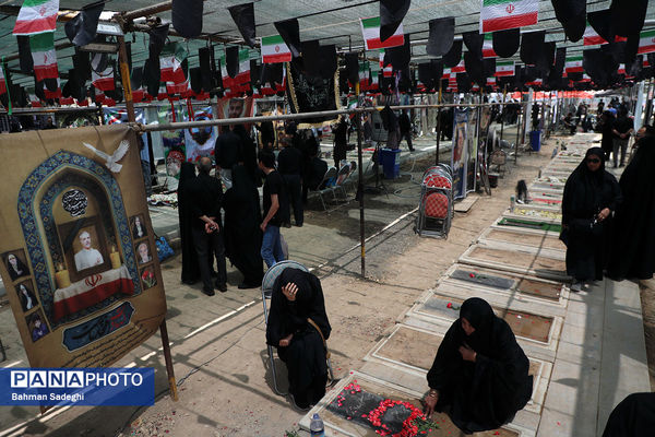 حال و هوای ظهر عاشورا در قطعه شهدای جنگ تحمیلی رژیم صهیونیستی