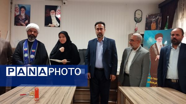 زنگ نماز متمرکز استانی در دبیرستان شهید پناهی ناحیه 3 کرج  نواخته شد