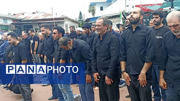 اقامه نماز ظهر عاشورا در محمودآباد 