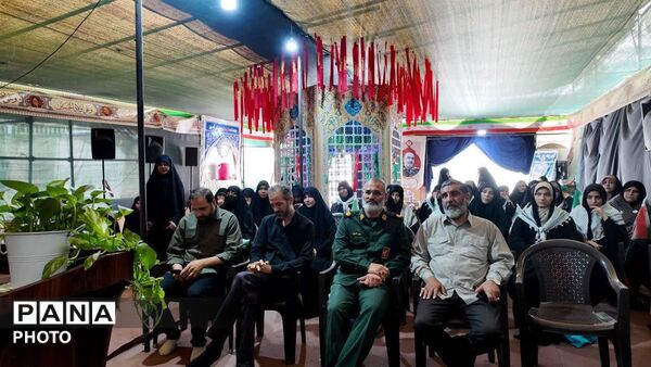 خاطره گویی فرماندهان واحدهای حوزه یک بسیج دانش آموزی قم در پاتوق نوجوان مبارز