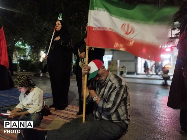 سدی از ایمان؛ بازگوییِ، شکوهِ اجتماعات شبانه در حسینیه امام خمینی(ره)
