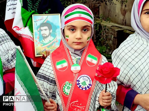 تشییع پیکر شهید محمدصادق توانی بلیانی در کازرون