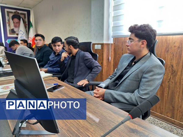  حضور پررنگ دانش‌آموزان شیرازی در پارلمان نوجوانان کشور