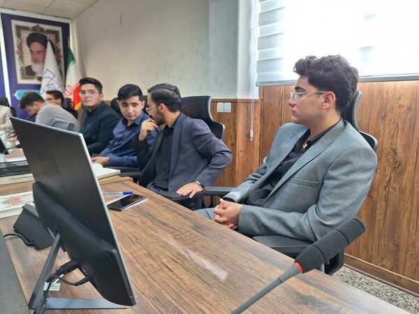  حضور پررنگ دانش‌آموزان شیرازی در پارلمان نوجوانان کشور