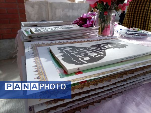 جشن میلاد منجی عالم بشریت در دبیرستان مادر مهربان خلیل آباد