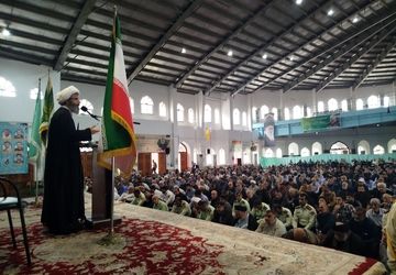 حضور مردم آمل در نماز دشمن شکن جمعه نصر