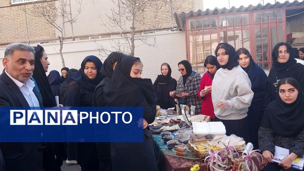 بازارچه کمک به غزه در هنرستان کاردانش امام حسن مجتبی (ع) ناحیه۶ مشهد