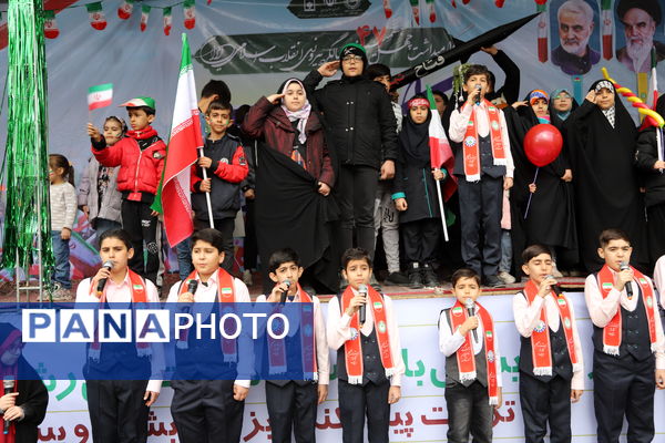 راهپیمایی باشکوه ۲۲ بهمن در قاب تصویر