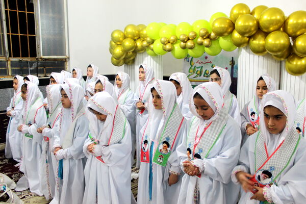 جشن روزه اولی‌ها در دبستان شهید فخرانی شهر درق