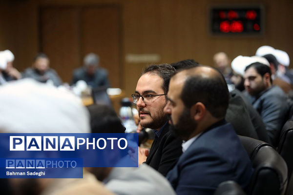 دیدار وزیر آموزش و پرورش با مسئولان اتحادیه انجمن‌های اسلامی دانش‌آموزی سراسر کشور