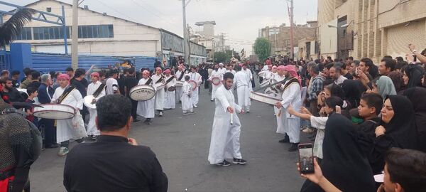 استقبال عزاداران حسینی از کاروان نمادین اسرای کربلا در قم