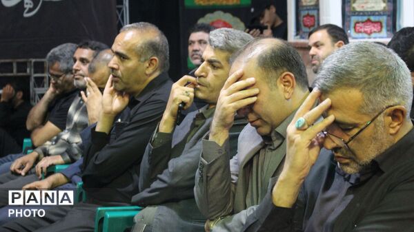 سوگواری جامعه فرهنگی کرمان در حسینیه ثارالله