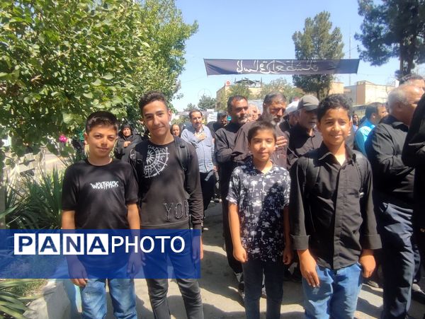 تشییع شهید مدافع امنیت همزمان با روز ملی حجاب در نیشابور