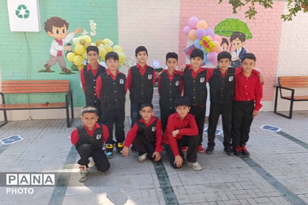جشن عاطفه‌ها در دبستان ایمان همزمان با سراسر کشور