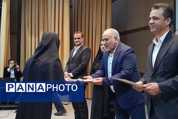 اختتامیه جشنواره نوجوان خوارزمی و تقدیر از برترین های مقطع متوسطه اول 