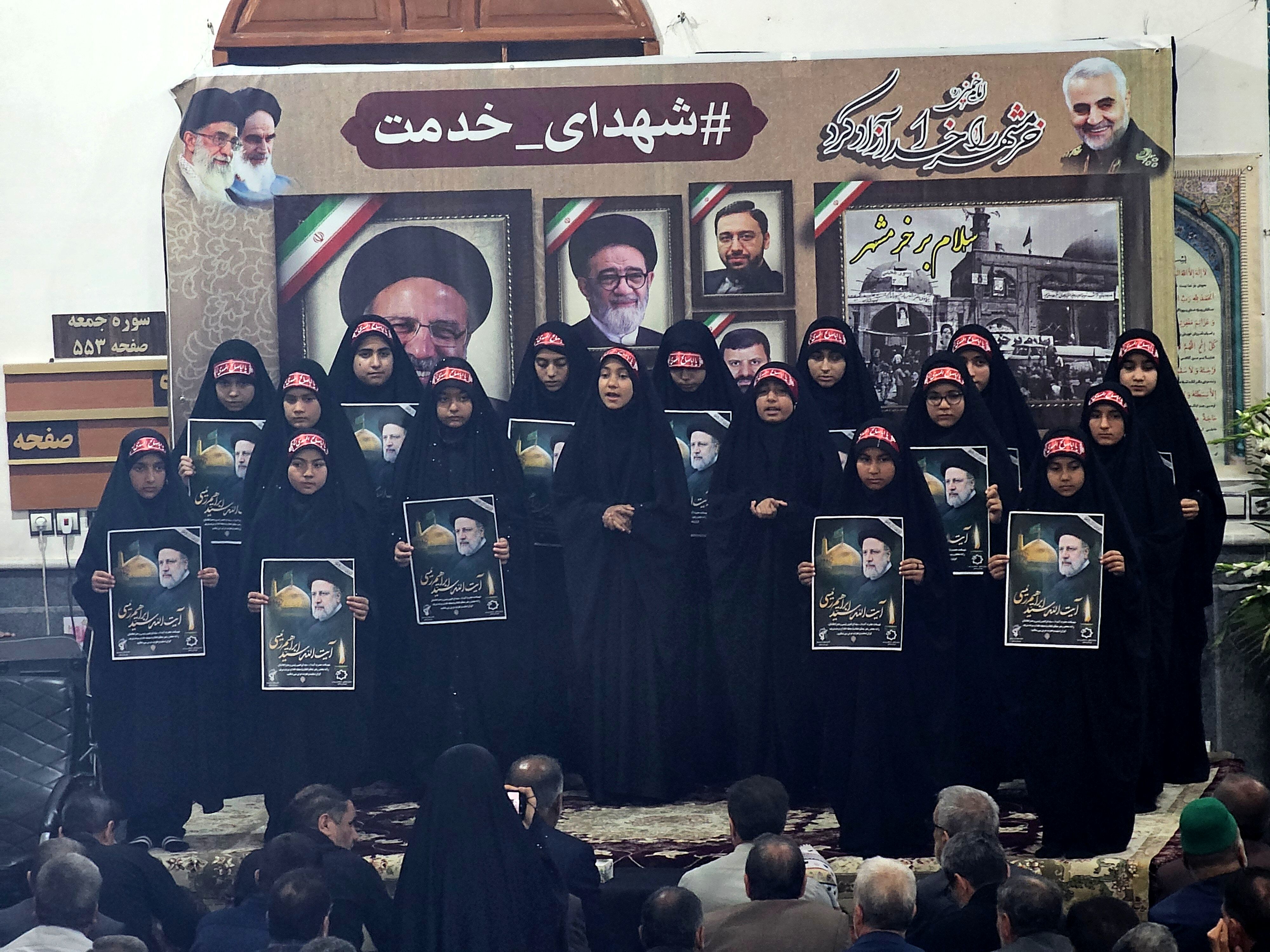 مراسم گرامیداشت شهدای خدمت و سال‌روز آزادسازی خرمشهر در مسجد امام حسین(ع) نیشابور