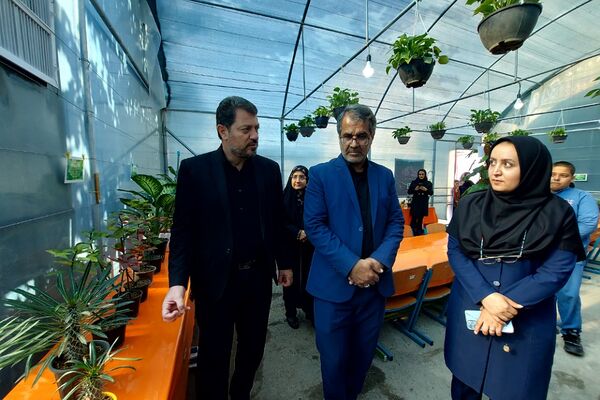 افتتاح گلخانه «باغ سلیمی» در دبستان شهید سلیمی جهرمی کهریزک 