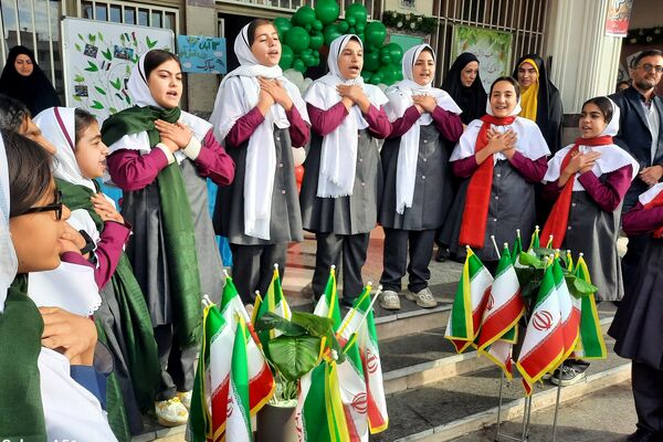 طنین زنگ استکبارستیزی در مدارس منطقه ۵ تهران به صدا در آمد