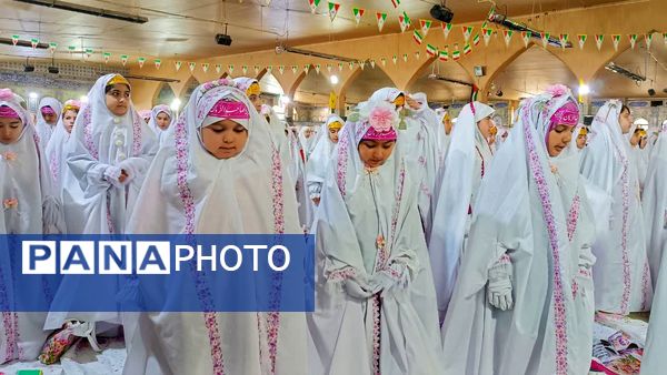 نماز جماعت انسجام‌بخش جشن تکلیف دختران بویراحمدی