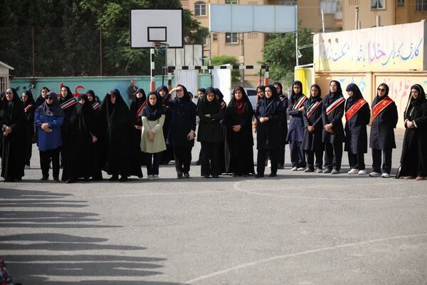 حضور کاروان زیر سایه خورشید در متوسطه آیین تربیت اندیشه