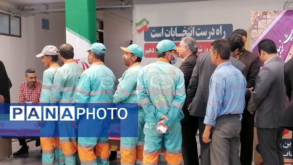 حضور حماسی مردم غیور بیرجندی در انتخابات 