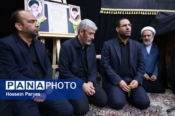 مراسم عزاداری شهادت خادم الرضا(ع) آیت‌الله سید ابراهیم رئیسی و همراهشان در مرکز آموزش عالی شهدای مکه