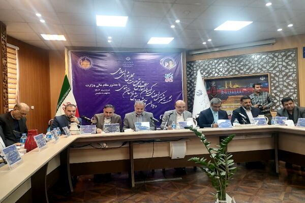 نشست مشترک اعضای کمیسیون آموزش و تحقیقات مجلس، مدیران آموزش و پررش استان خراسان رضوی و وزیر آموزش وپرورش در مشهد