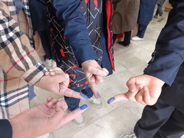 رقابت پرشور دانش آموزان در انتخابات شورای دبیرستان میرزا جعفر سروقد