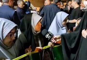 استقبال معلمان و دانش آموزان ناحیه 3 قم از پیکر شهیدان لاریجانی 