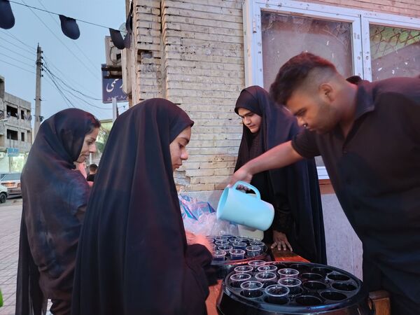 موکب دلدادگی در حاجی‌آباد عطر شهادت امام رضا (ع) در مسجد جامع پیچید