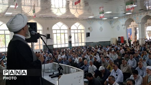 نماز جمعه در کاشمر