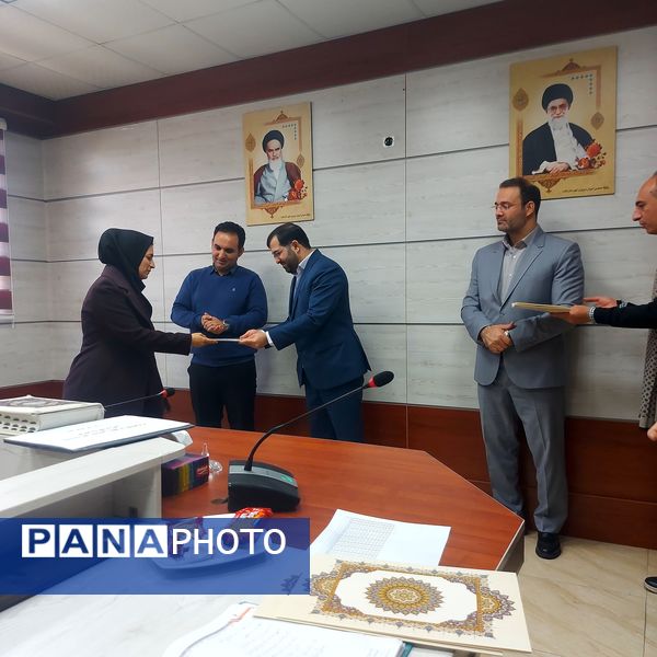  مراسم تقدیر از ناظران و عوامل اجرایی دهمین دوره جشنواره نوجوان خوارزمی شهرستان ملارد 