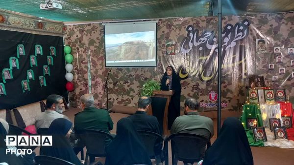 خاطره گویی فرماندهان واحدهای حوزه یک بسیج دانش آموزی قم در پاتوق نوجوان مبارز