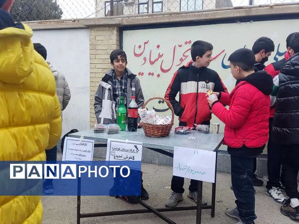 برپایی بازارچه دانش‌آموزی به‌مناسبت عید مبعث 