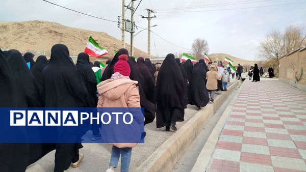 حضور پرشور اهالی روستای سرتشنیز در راهپیمایی ۲۲بهمن