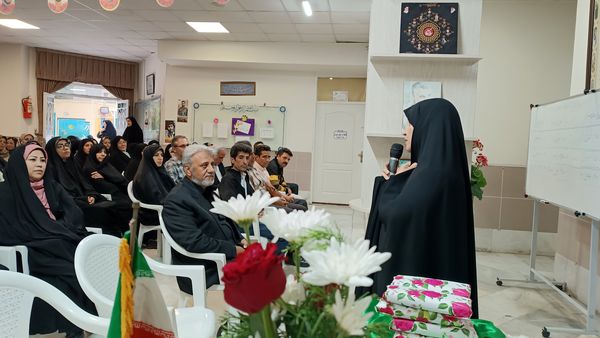 اولین مجمع عمومی اولیا و مربیان در دبیرستان شاهد ارض اقدس 