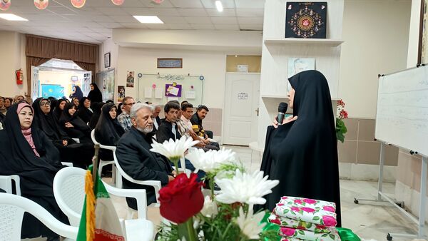 اولین مجمع عمومی اولیا و مربیان در دبیرستان شاهد ارض اقدس 