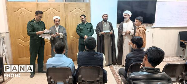  جلسه تبیینی همزمان با آغاز ماه مبارک رمضان در دفتر امام جمعه کاشمر