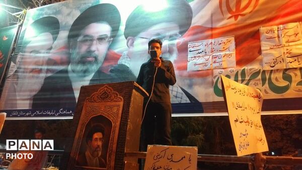صد و پنجاه و سومین شب تجمعات «بیعت با رهبری» در نورآباد با تجدید میثاق و نماز استغاثه 
