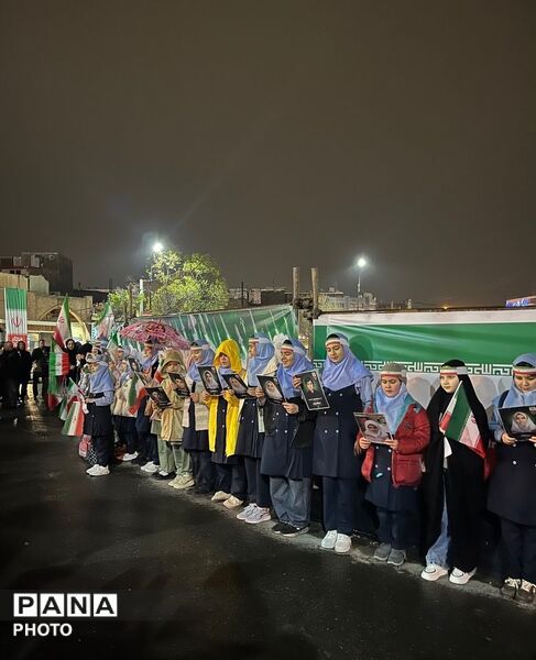 دانش‌آموزان پای کار وطن