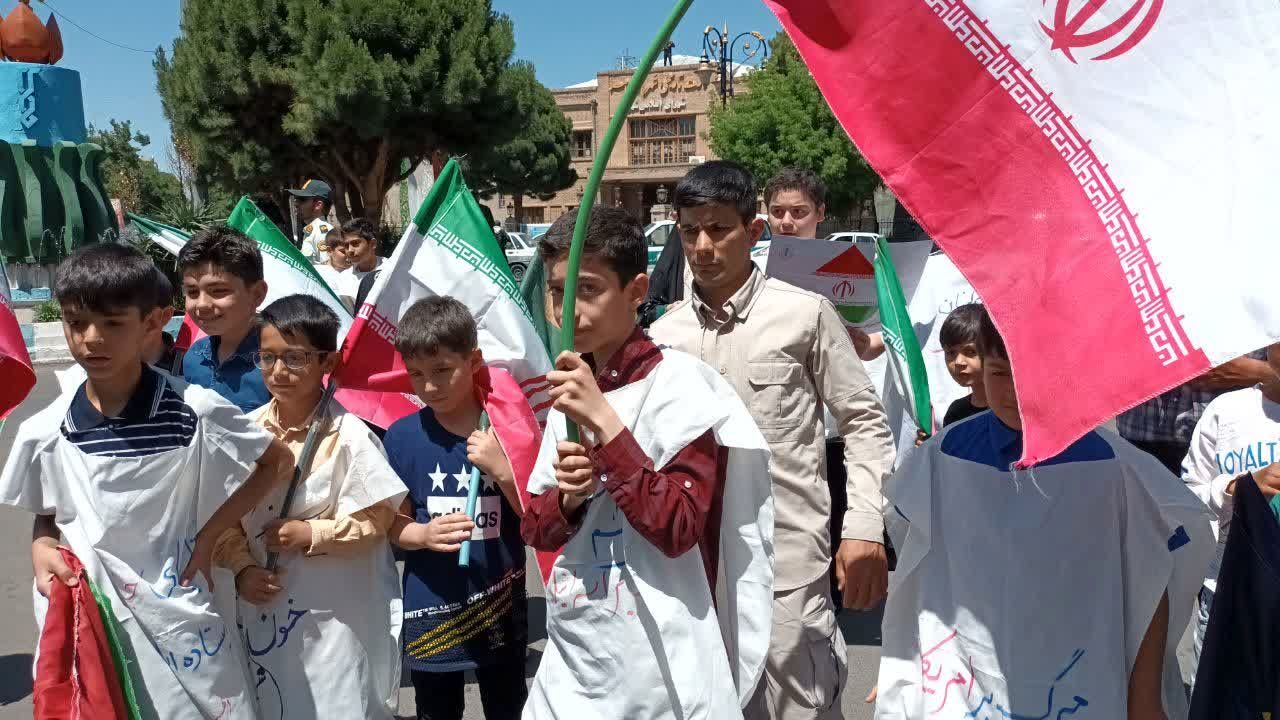 خروش دانش‌آموزان کفن پوش در آذربایجان شرقی