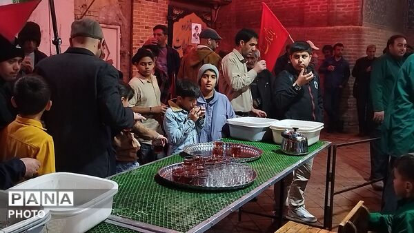 چایخانه فاطمه الزهرای حسینیه امام خمینی در دویست و سی و دومین شب 