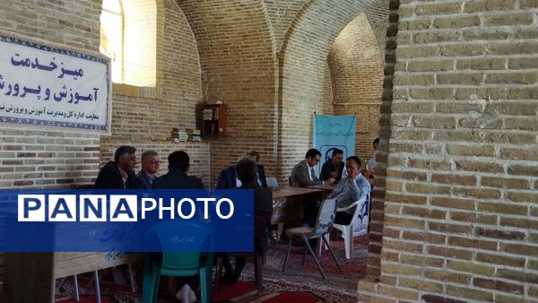 میز خدمت ادارات نیشابور در نماز جمعه 