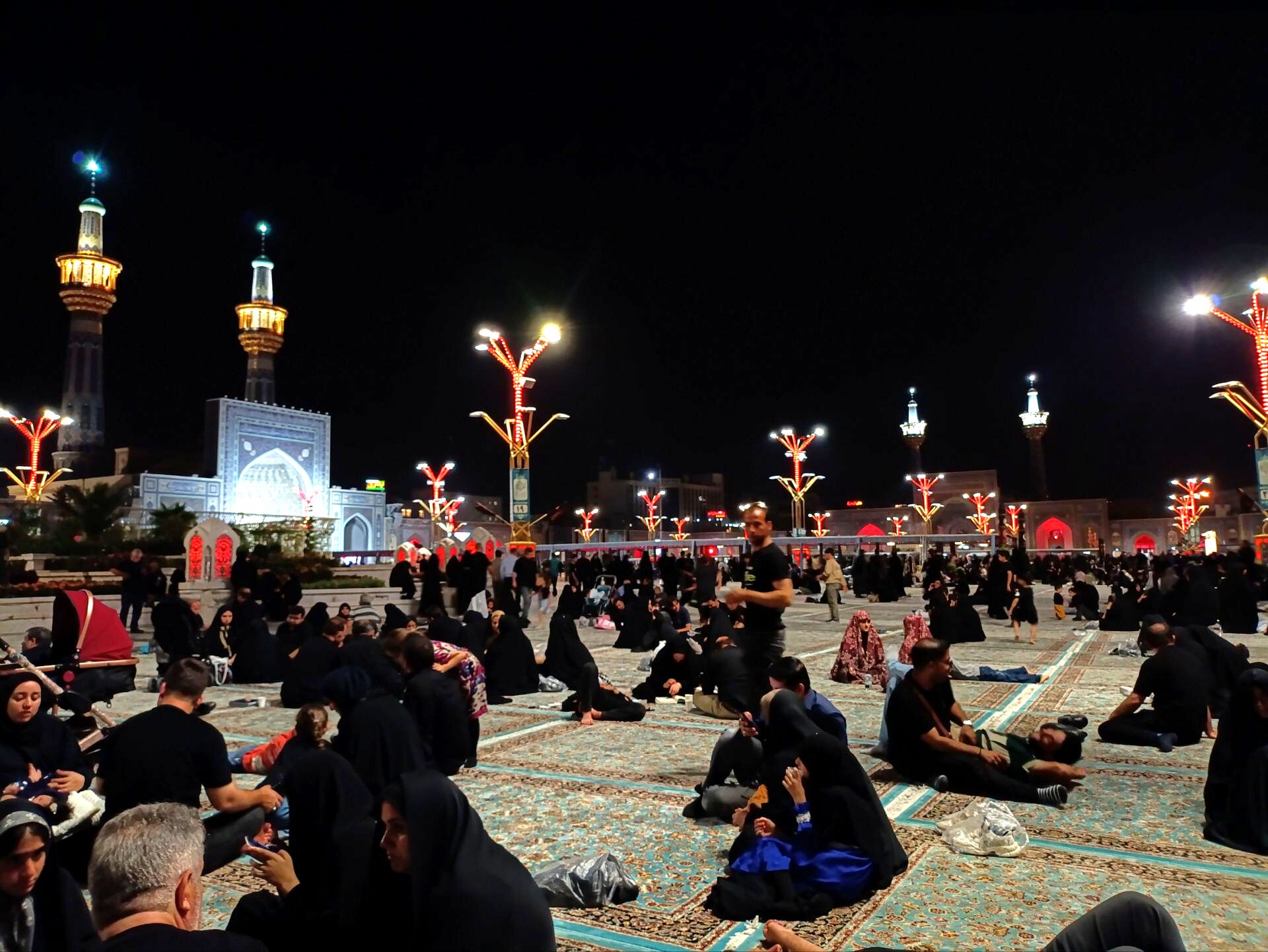 حرم در بغض عاشورا 