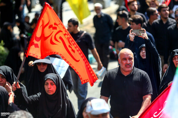 مراسم تشییع پیکر مطهر رهبر شهید انقلاب در تهران - 4