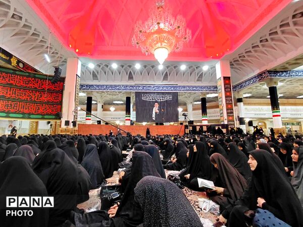 مراسم عزادای بانوان در حرم حضرت معصومه(س)