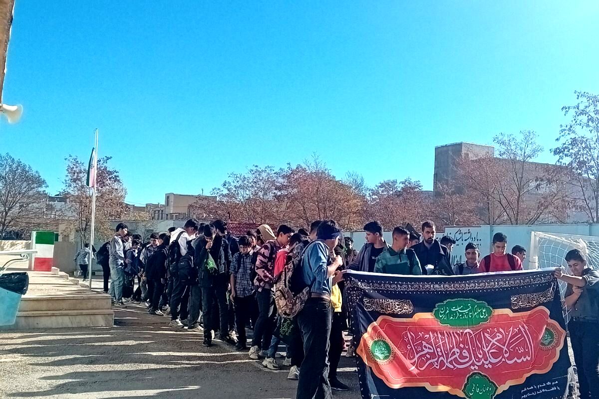 برگزاری پیاده‌روی عظیم فاطمیه در فیروزکوه